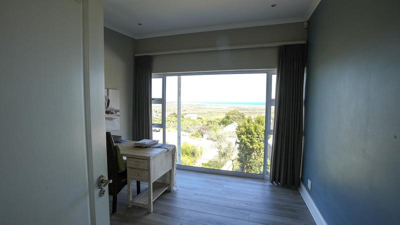 5 Bedroom Property for Sale in Crofters Valley Western Cape